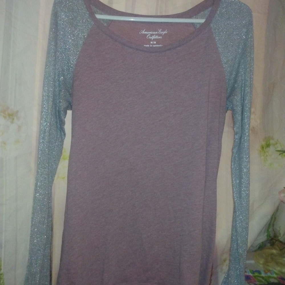 🎉American Eagle Outfitters Pink & Silver Top